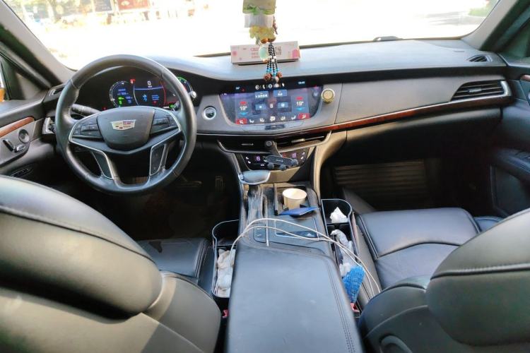 Used Cadillac CT6 PLUG-IN 2017 30E Elite Version Center Console