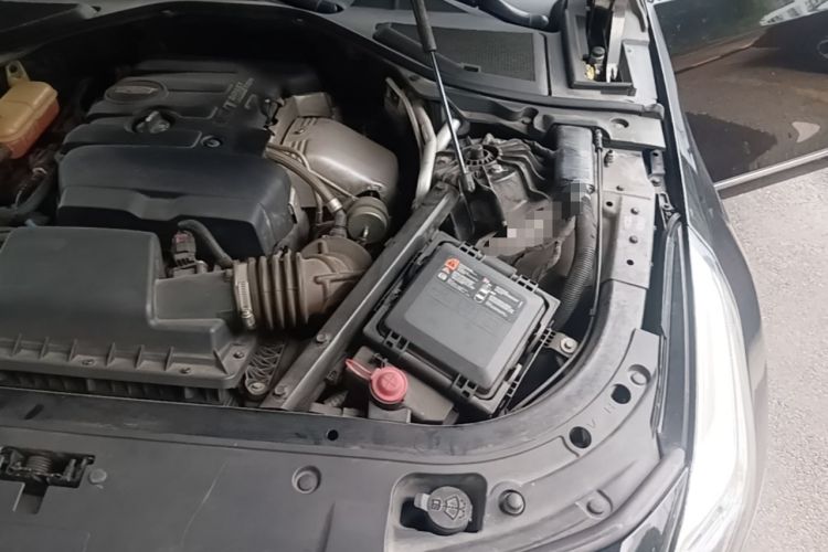 Used Cadillac CT6 PLUG-IN 2017 30E Premier Edition Engine Bay Left