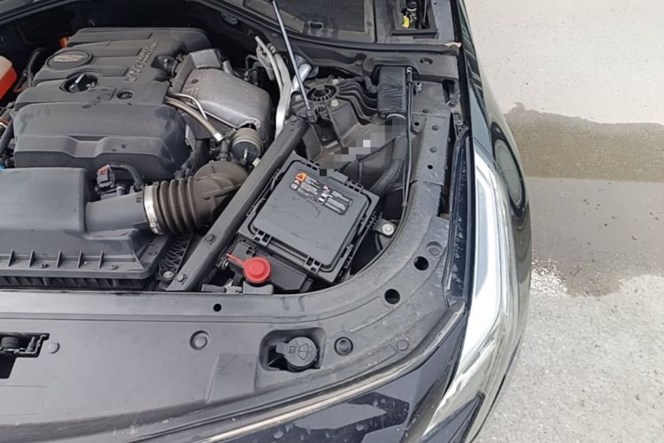 Used Cadillac CT6 PLUG-IN 2017 30E Premier Edition Engine Bay Left