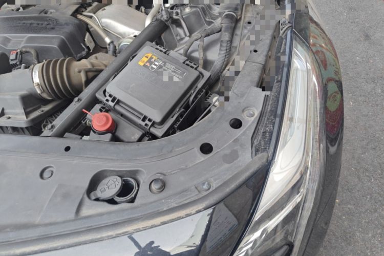 Used Cadillac CT6 PLUG-IN 2017 30E Elite Version Engine Bay Left
