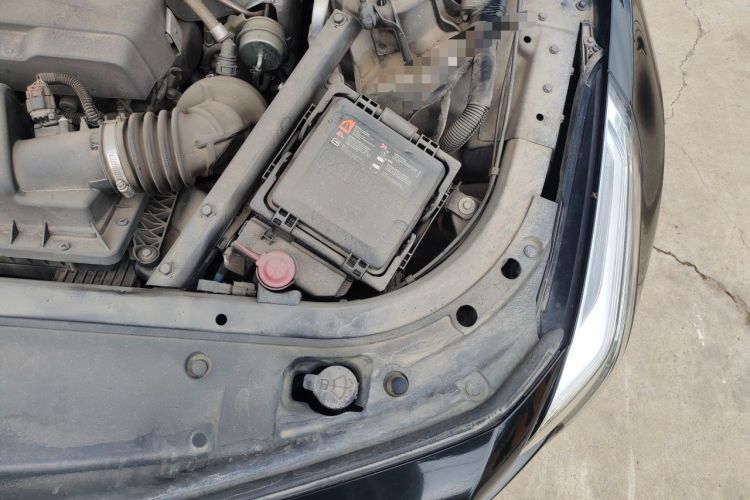 Used Cadillac CT6 PLUG-IN 2017 30E Premier Edition Engine Bay Left