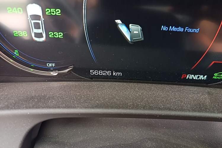 Used Cadillac CT6 PLUG-IN 2017 30E Premier Edition Odometer Close Up