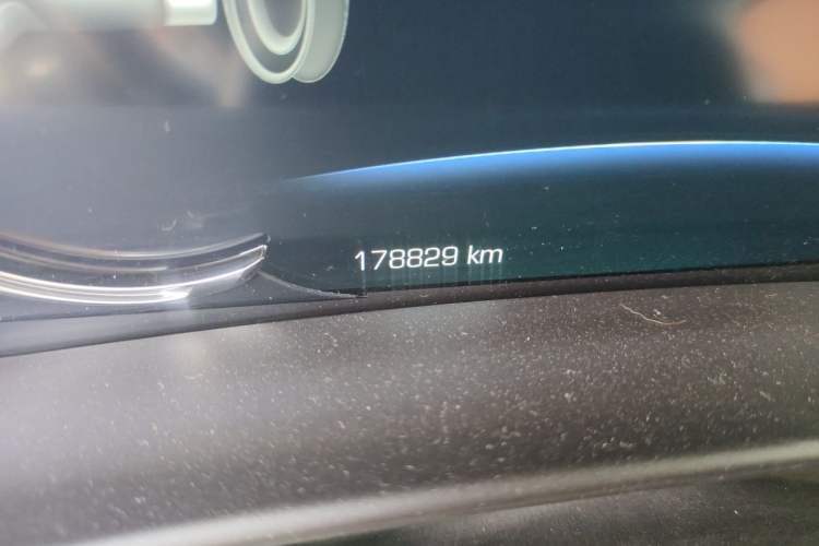 Used Cadillac CT6 PLUG-IN 2017 30E Premier Edition Odometer Close Up