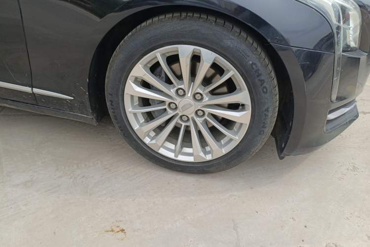 Used Cadillac CT6 PLUG-IN 2017 30E Elite Version Right Front Wheel Hub