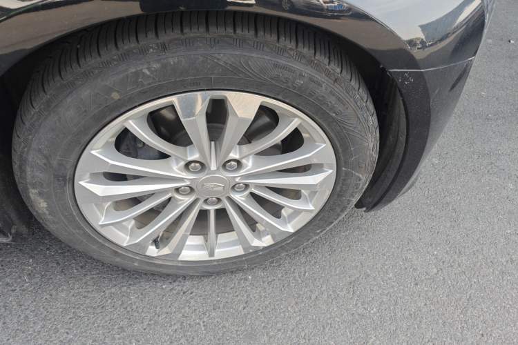 Used Cadillac CT6 PLUG-IN 2017 30E Elite Version Right Front Wheel Hub