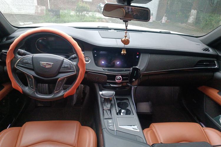Used Cadillac CT6 PLUG-IN 2017 30E Premier Edition Center Console