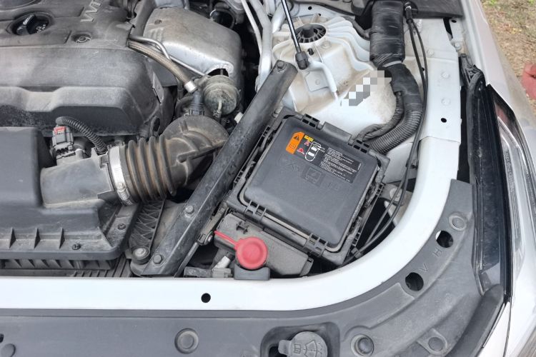 Used Cadillac CT6 PLUG-IN 2017 30E Elite Version Engine Bay Left