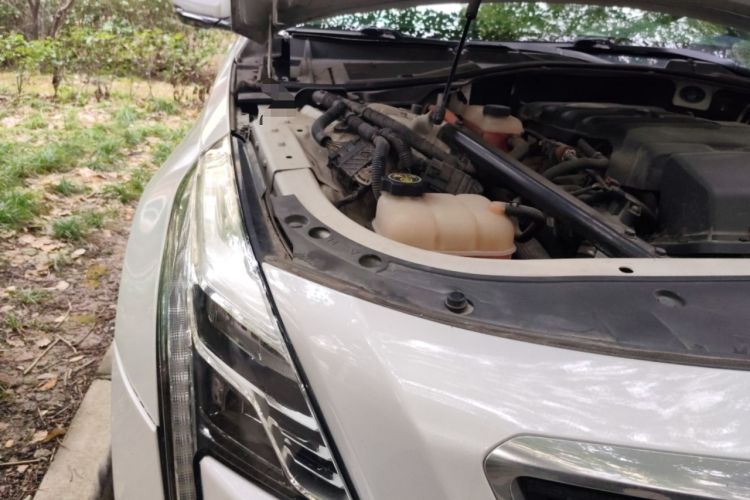 Used Cadillac CT6 PLUG-IN 2017 30E Elite Version Engine Bay Right