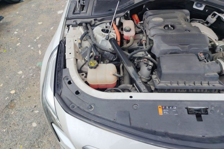 Used Cadillac CT6 PLUG-IN 2017 30E Premier Edition Engine Bay Right
