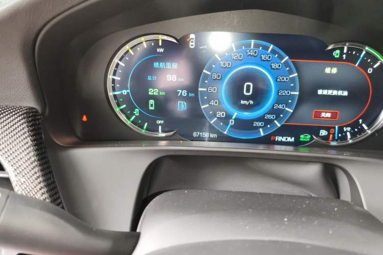 Used Cadillac CT6 PLUG-IN 2017 30E Premier Edition Odometer Close Up