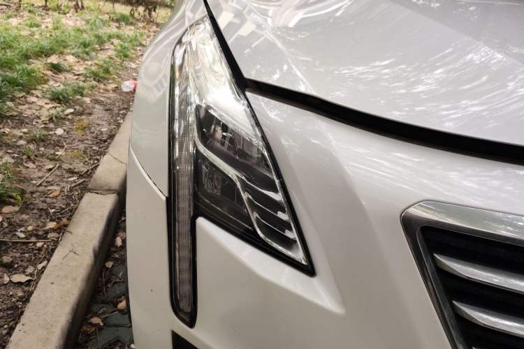 Used Cadillac CT6 PLUG-IN 2017 30E Elite Version Right Front Headlight