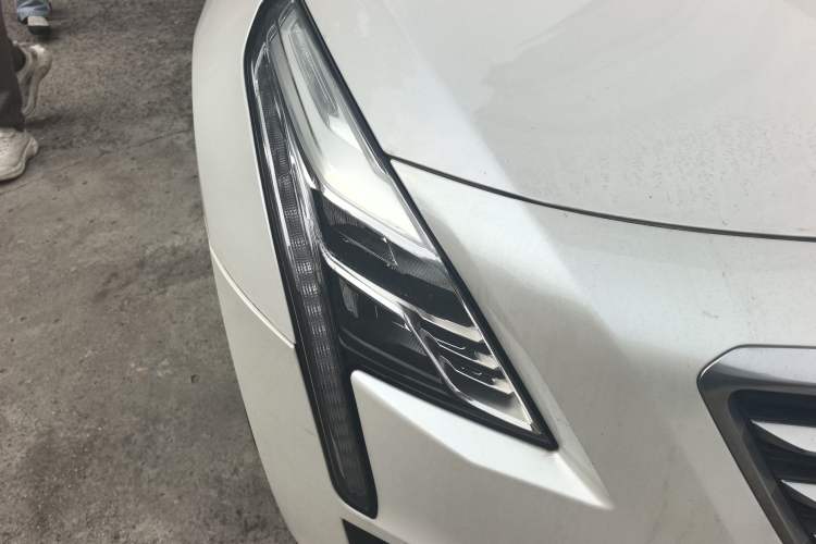 Used Cadillac CT6 PLUG-IN 2017 30E Elite Version Right Front Headlight