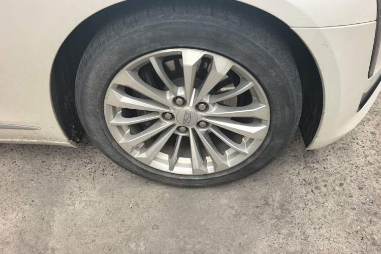 Used Cadillac CT6 PLUG-IN 2017 30E Elite Version Right Front Wheel Hub