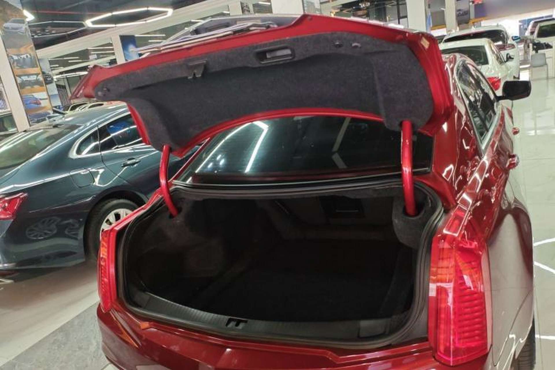 Used Cadillac CTS 2014 28T Elite Edition Trunk