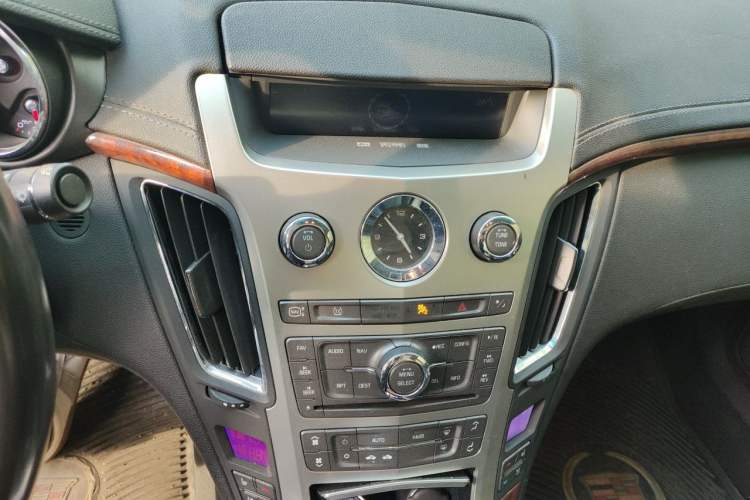 Used Cadillac CTS 2008 2.8L Luxury Sport Edition Audio And AC Panel