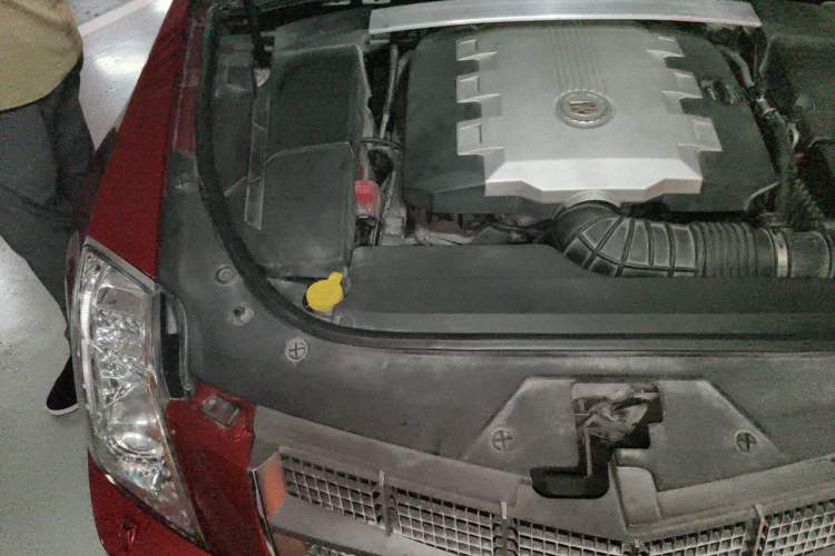 Used Cadillac CTS 2008 3.6L Elite High-Performance Version Engine Bay Right