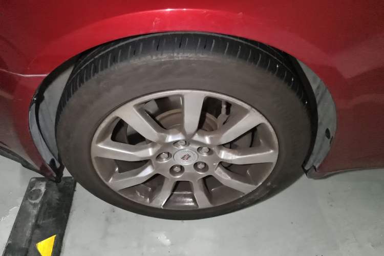 Used Cadillac CTS 2008 3.6L Elite High-Performance Version Right Front Wheel Hub