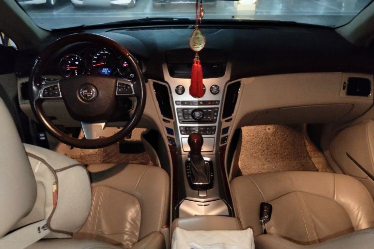 Used Cadillac CTS 2009 2.8 Luxury Sport Edition Center Console