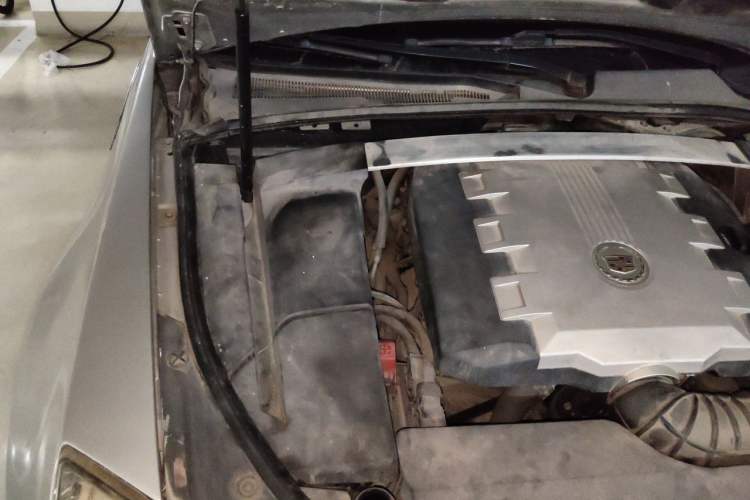 Used Cadillac CTS 2009 2.8 Luxury Sport Edition Engine Bay Right