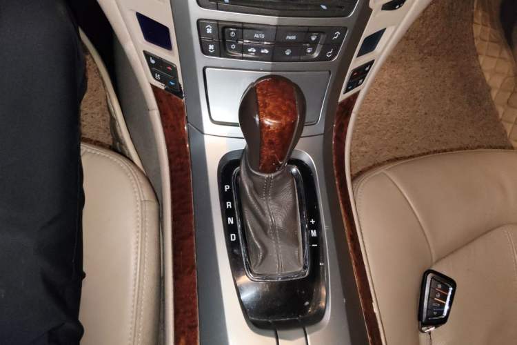 Used Cadillac CTS 2009 2.8 Luxury Sport Edition Gear Lever