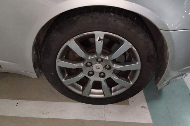 Used Cadillac CTS 2009 2.8 Luxury Sport Edition Right Front Wheel Hub