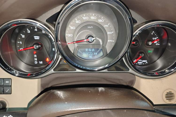 Used Cadillac CTS 2010 3.0 Luxury Sport Edition Odometer Close Up