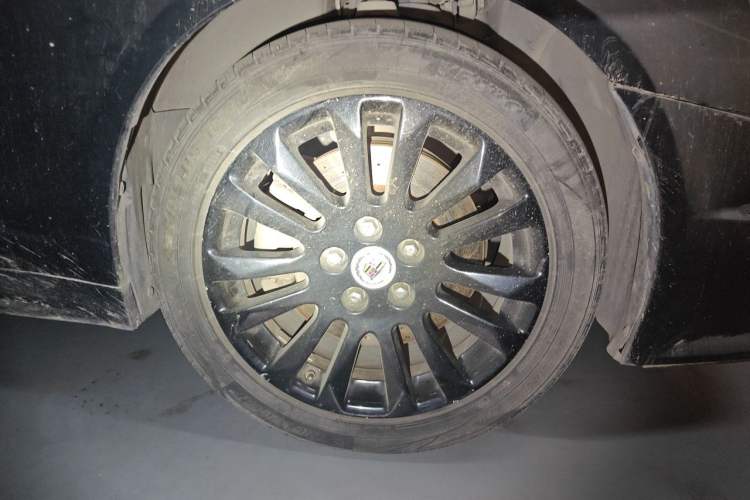 Used Cadillac CTS 2010 3.0 Elite Sport Edition Right Front Wheel Hub