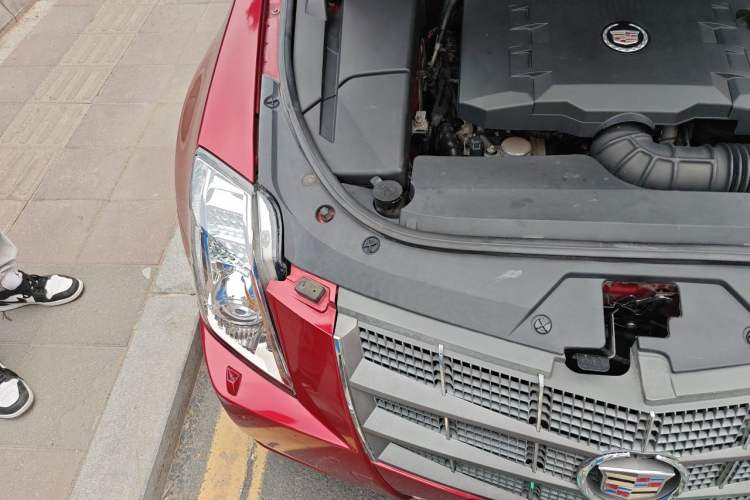 Used Cadillac CTS 2010 3.0 Elite Sport Edition Engine Bay Right