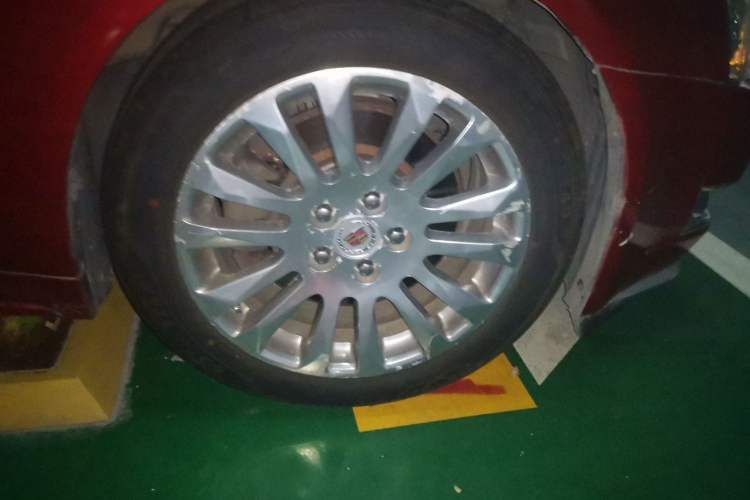 Used Cadillac CTS 2010 3.0 Luxury Sport Edition Right Front Wheel Hub