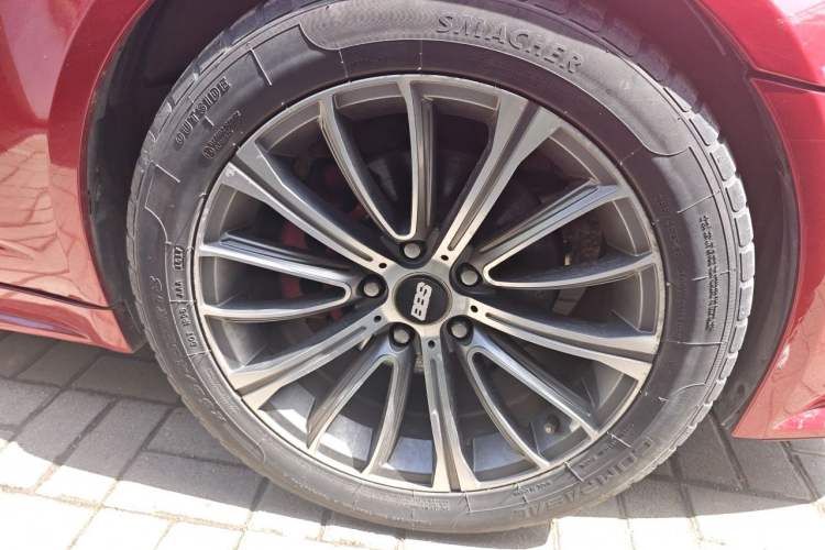 Used Cadillac CTS 2010 3.0 Elite Sport Edition Right Front Wheel Hub