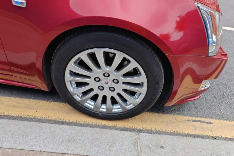 Used Cadillac CTS 2010 3.0 Elite Sport Edition Right Front Wheel Hub