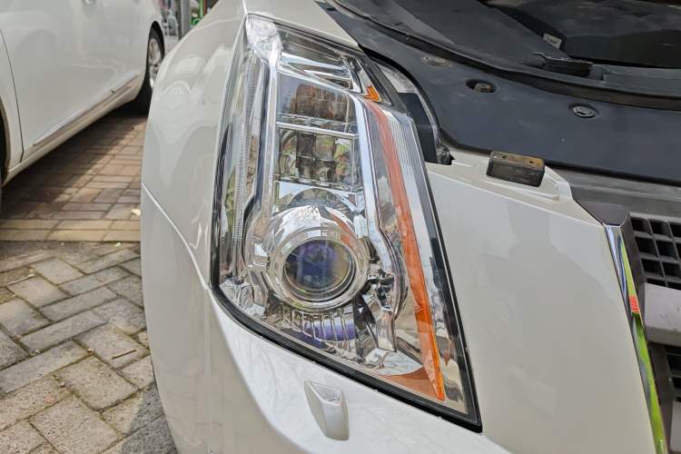 Used Cadillac CTS 2010 3.0 Luxury Sport Edition Right Front Headlight
