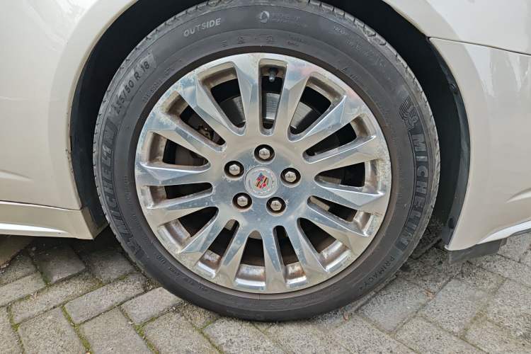 Used Cadillac CTS 2010 3.0 Luxury Sport Edition Right Front Wheel Hub