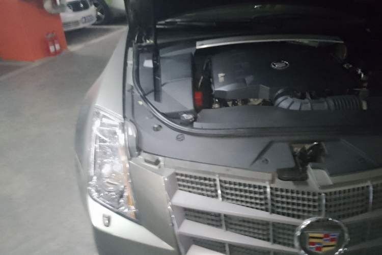 Used Cadillac CTS 2010 3.0 Luxury Sport Edition Engine Bay Right
