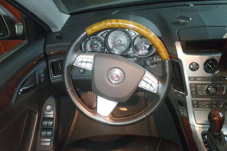 Used Cadillac CTS 2010 3.0 Luxury Sport Edition Steering Wheel
