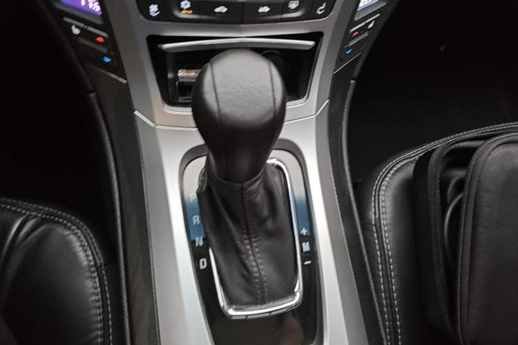 Used Cadillac CTS 2012 3.0L Elite Sport Edition Gear Lever