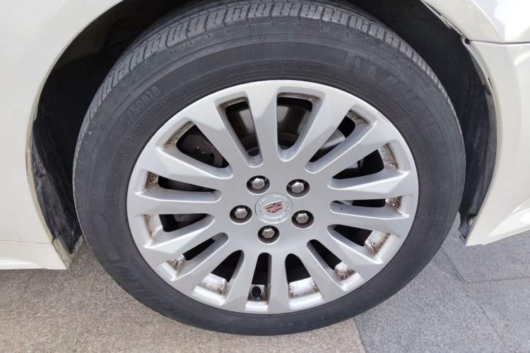 Used Cadillac CTS 2012 3.0L Luxury Sport Edition Right Front Wheel Hub