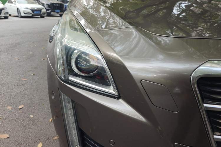 Used Cadillac CTS 2014 28T Leading Model Right Front Headlight