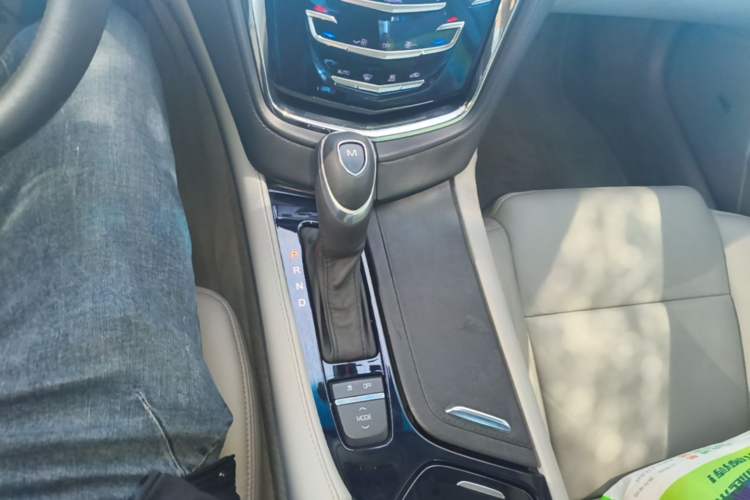 Used Cadillac CTS 2014 28T Elite Edition Gear Lever