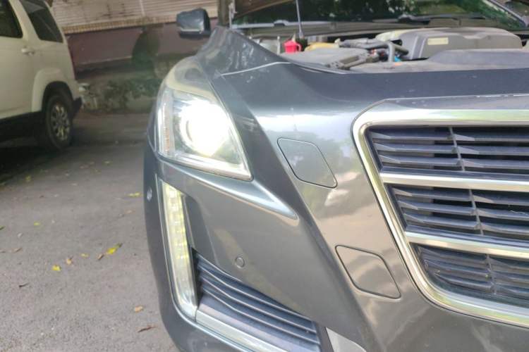 Used Cadillac CTS 2014 28T Leading Model Right Front Headlight