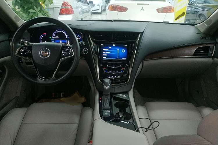 Used Cadillac CTS 2014 28T Elite Edition Center Console