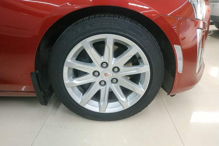 Used Cadillac CTS 2014 28T Elite Edition Right Front Wheel Hub