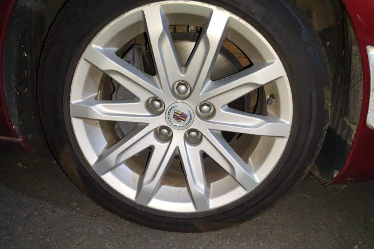Used Cadillac CTS 2014 28T Elite Edition Right Front Wheel Hub