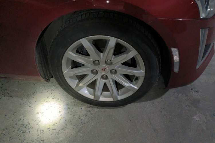 Used Cadillac CTS 2014 28T Elite Edition Right Front Wheel Hub