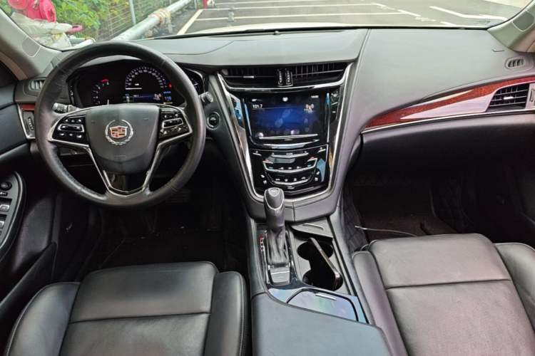 Used Cadillac CTS 2014 28T Luxury Model Center Console