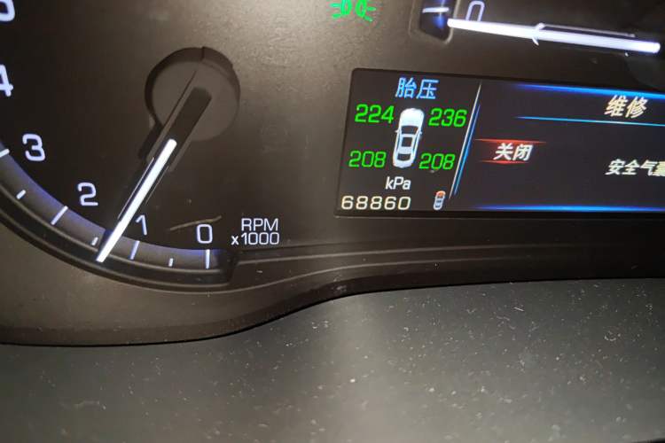 Used Cadillac CTS 2014 28T Elite Edition Odometer Close Up