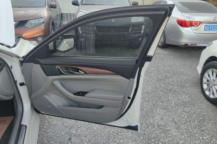 Used Cadillac CTS 2014 28T Elite Edition Right Front Door Interior
