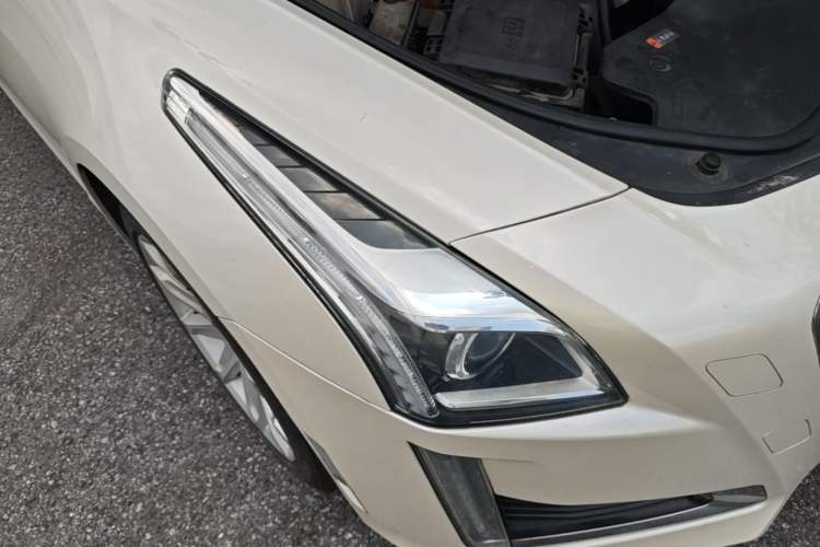Used Cadillac CTS 2014 28T Luxury Model Right Front Headlight