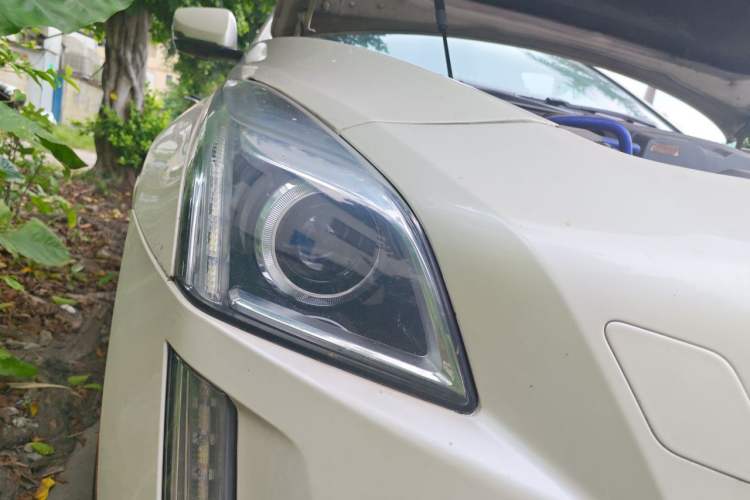 Used Cadillac CTS 2014 28T Luxury Model Right Front Headlight