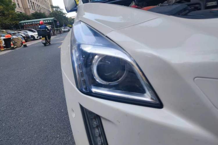 Used Cadillac CTS 2014 28T Leading Model Right Front Headlight